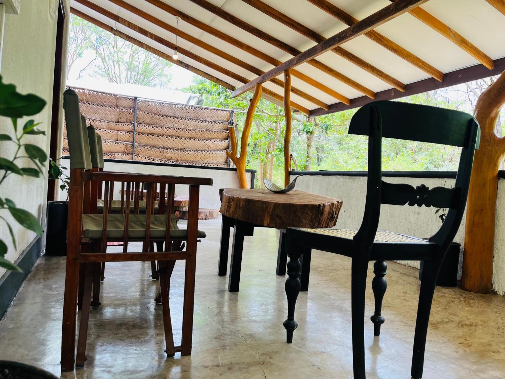 Funky Leopard Safari Lodge Bordering Yala National Park Kataragama Exterior foto